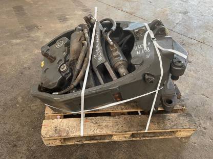 Bild 3:Valtra Fronthydraulik