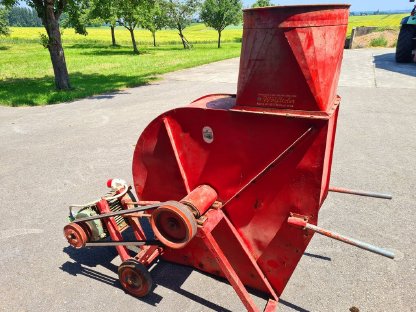 Bild 2:Heugebläse samt 15 m Rohre in gutem Zustand