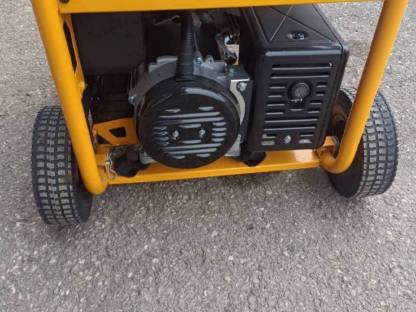 Bild 3:Stromgenerator JCB-GNL80 I0PE