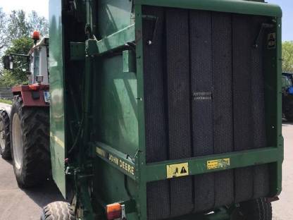 Bild 5:Rundballenpresse John Deere 550