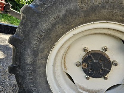 Bild 3:Traktorreifen Continental 365-70R18