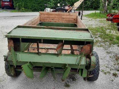 Bild 3:Schicht Bergmiststreuer