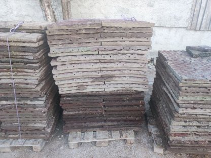 Bild 4:Robuste Fallschutzmatten – rechteckig – ideal für Pferde