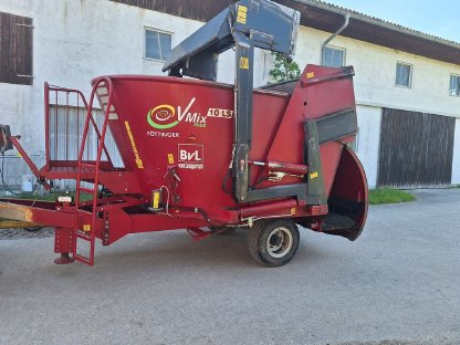 Bild 2:Futtermischwagen BvL 10LS