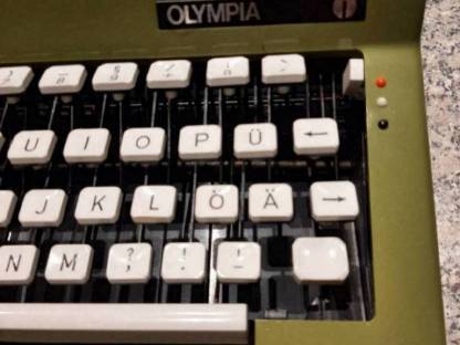 Bild 2:Olympia Kofferschreibmaschine Splendid