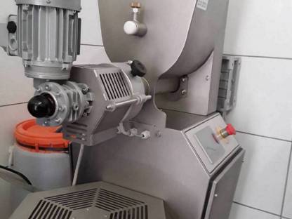 Bild 2:Nudelmaschine Häussler PN800