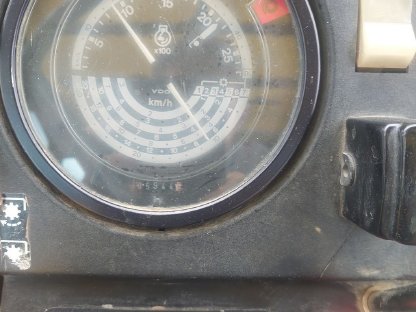 Bild 5:John Deere 1950 sehr wendiger Allrounder Traktor