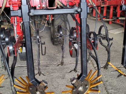 Bild 2:Hackgerät Matermacc 6-reihig