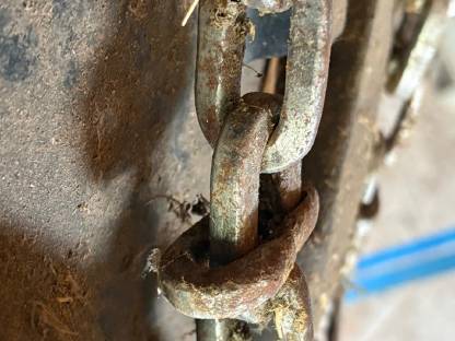 Bild 4:Pewag Schneeketten/Spurketten 420/70R28