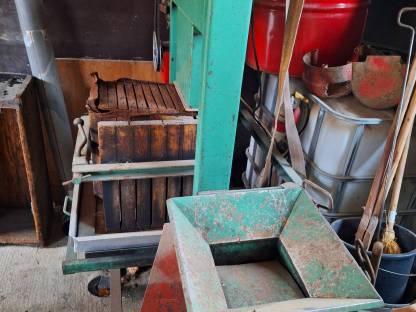 Bild 2:Mostpresse Voran