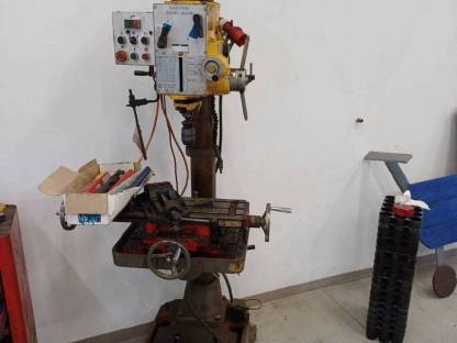 Bild 3:Standbohrmaschine