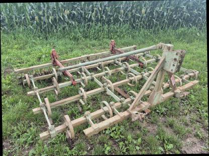 Bild 3:Feldherr Kultivator