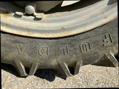 Bild 2:2 Stk. 12.4-28 Traktorreifen ohne Felgen