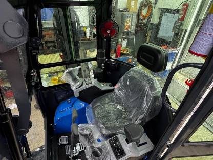 Bild 4:Minibagger mit Kabine 1,5 t 3 Zylinder Kubota