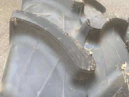 Bild 2:360/70R24 Kompletträder