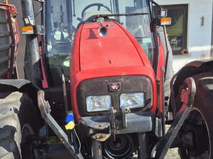 Bild 2:Massey Ferguson MF 4355