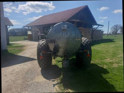 Bild 2:Güllefass Bauer