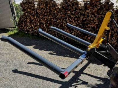 Bild 2:Ballenträger, hydr. klappbar