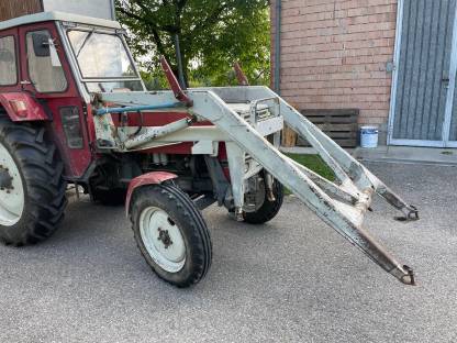 Bild 2:Frontlader Steyr Rotschne