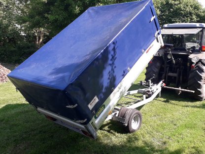 Bild 2:Anhänger Traktor Kipper