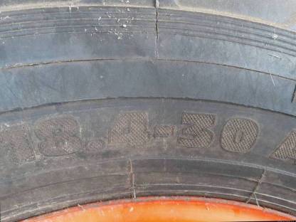 Bild 2:Claas Mähdrescherräder