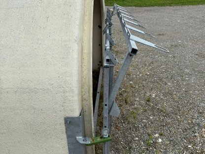 Bild 3:Kälberiglu mit anbaubarem Zaun