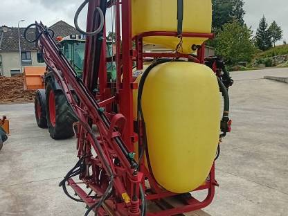 Bild 9:Feldspritze Hardi 12 m