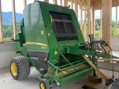 John Deere 582 Maxi Cut Rundballenpresse