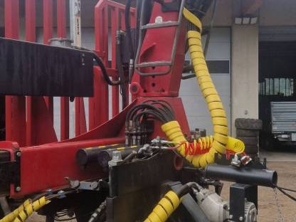 Bild 6:Holzanhänger mit Penz 10z Kran