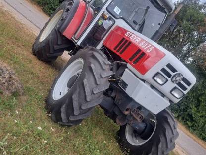 Bild 4:Traktor Steyr 8075 AP
