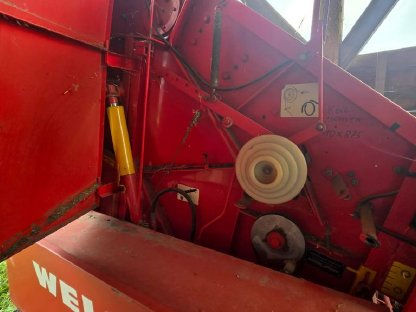 Bild 3:WELGER RP 15 Rundballenpresse