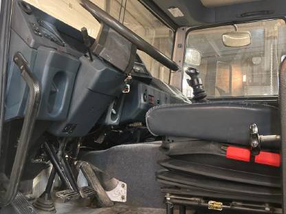 Bild 7:Lkw mit Kran Renault