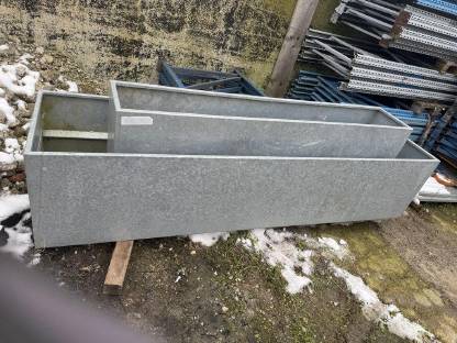 Bild 2:Verzinkter Pflanztrog, Hochbeet - vielseitig und wetterfest