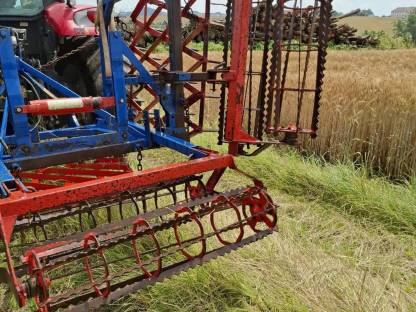 Bild 3:Starre Zinkenegge, Egge