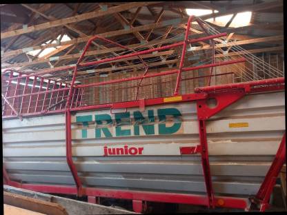 Bild 5:Pöttinger Junior Trend 1 Ladewagen