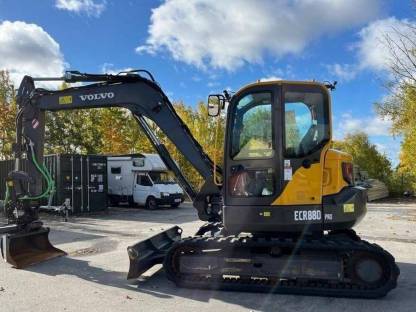 2021 Volvo ECR88D Pro mit Schaufel