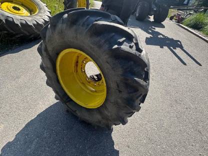 Bild 3:Verkaufe Kompletträder zu John Deere