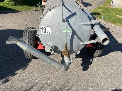 Bild 5:Vakuumat Güllefass 2.200 l