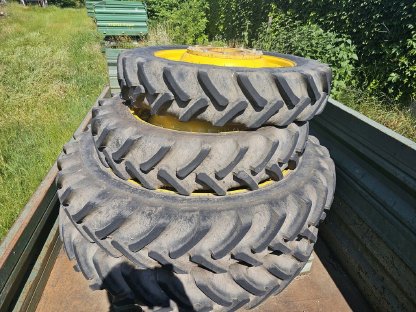 Traktorreifen 2x270/95R32, 2x320/90R46