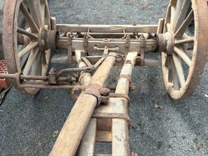 Bild 3:Holzpferdewagen, Kutschfahrgestell mit Eisenbereifung