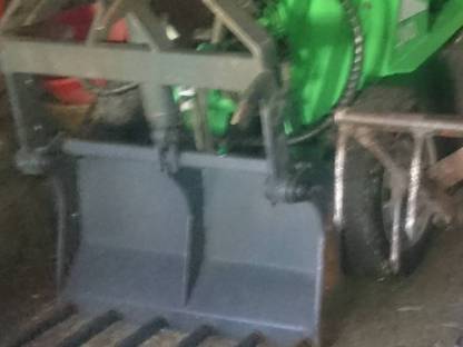 Avant Hoflader 320S