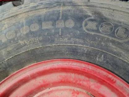 Bild 5:Traktor, LKW Reifen Michelin XZL