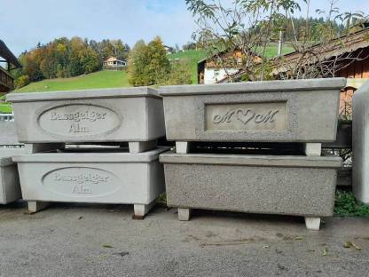 Bild 4:Wassertrog, Weidetrog, Blumentrog, Betontrog, Tröge