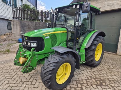John Deere 5070M