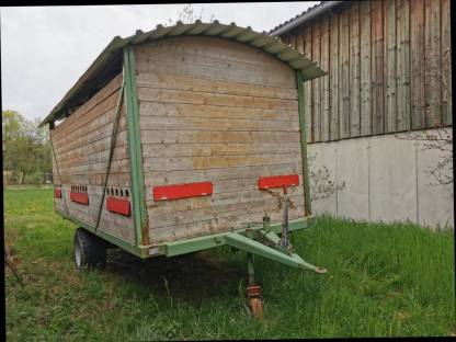 Bild 2:Tiertransportanhänger