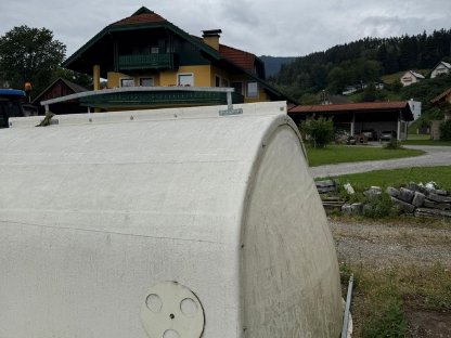 Bild 5:Kälberiglu mit anbaubarem Zaun