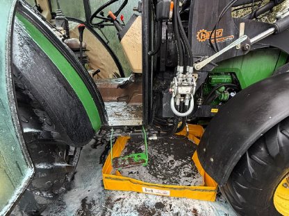 Traktor John Deere 5500 - Kabelbrandschaden