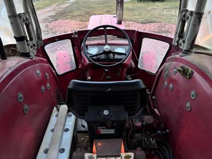 Bild 5:IHC 624 mit Messerbalken