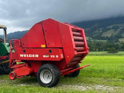 Bild 2:Welger Rundballenpresse RP 15 S