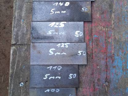 Bild 3:Flacheisen Reste verschiedene Größen